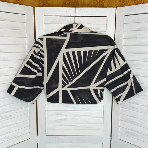 ZARA Cropped Sexy Short Sleeve Geometric Print Ivory Gray Summer Top Size Medium - Picture 5 of 11